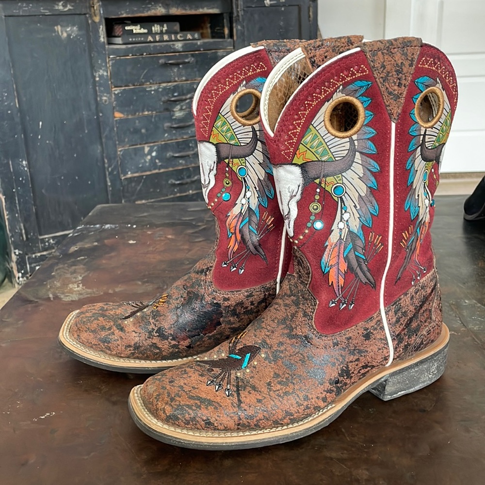 Lightly Worn! Ariat Cowgirl boots size 7